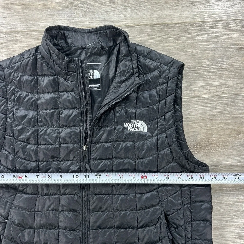 The North Face Mens Medium Black ThermoBall Eco Quilted Insulated Puffer Vest